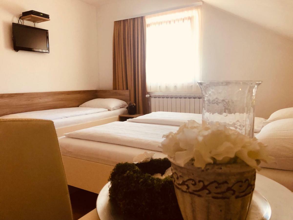 Rooms Jana Slunj Exterior photo